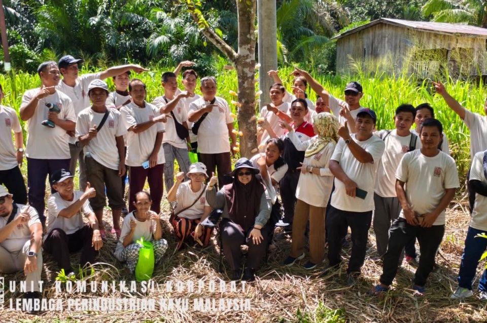 KURSUS TEKNIK INOKULASI POKOK KARAS UNTUK PENGELUARAN GAHARU, PITAS, SABAH
